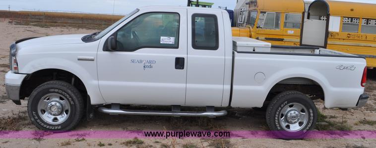 image for item G6175 2005 Ford F250 Super Duty XLT SuperCab pickup truck