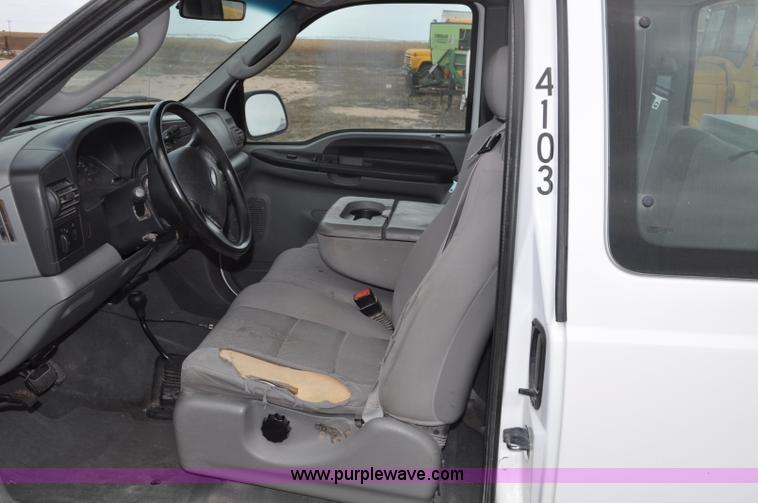 image for item G6175 2005 Ford F250 Super Duty XLT SuperCab pickup truck