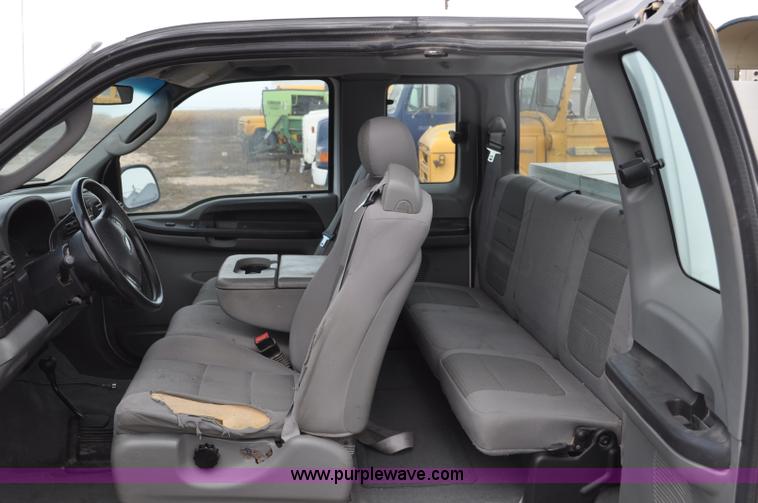 image for item G6175 2005 Ford F250 Super Duty XLT SuperCab pickup truck