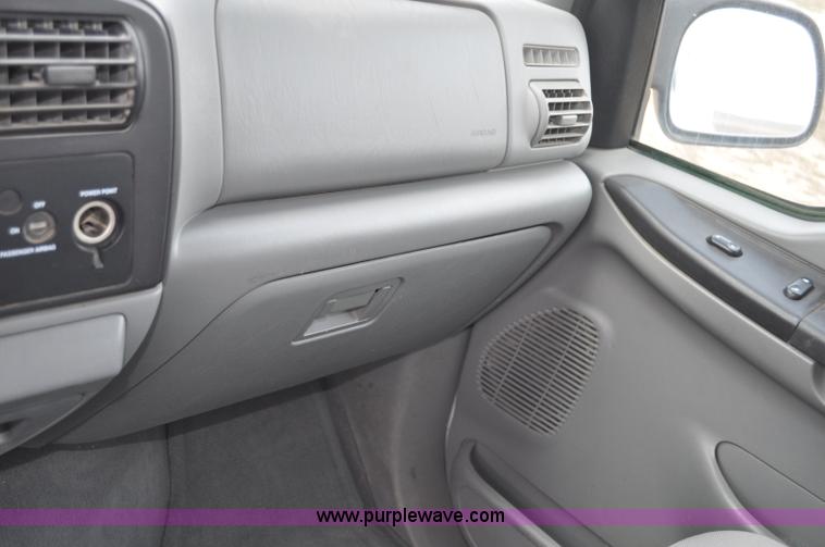 image for item G6175 2005 Ford F250 Super Duty XLT SuperCab pickup truck