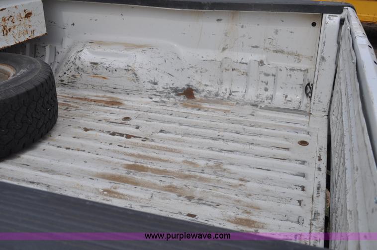 image for item G6175 2005 Ford F250 Super Duty XLT SuperCab pickup truck