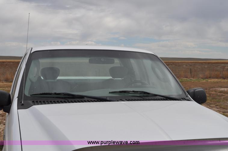 image for item G6175 2005 Ford F250 Super Duty XLT SuperCab pickup truck