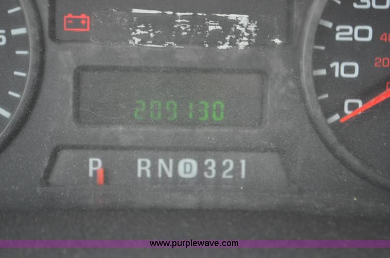 image for item G6175 2005 Ford F250 Super Duty XLT SuperCab pickup truck