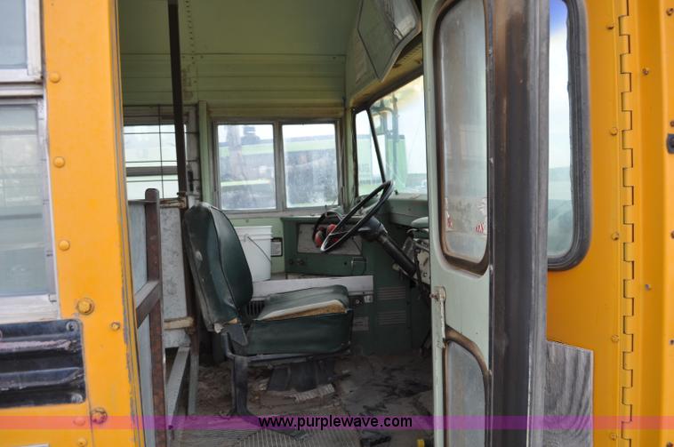 image for item G6178 1978 Ford B600 school bus