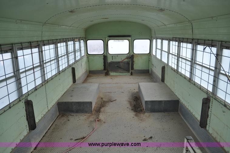 image for item G6178 1978 Ford B600 school bus