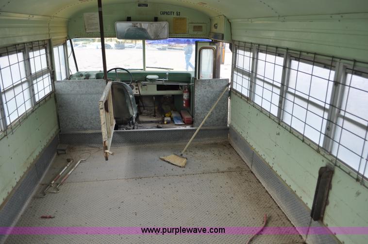 image for item G6178 1978 Ford B600 school bus