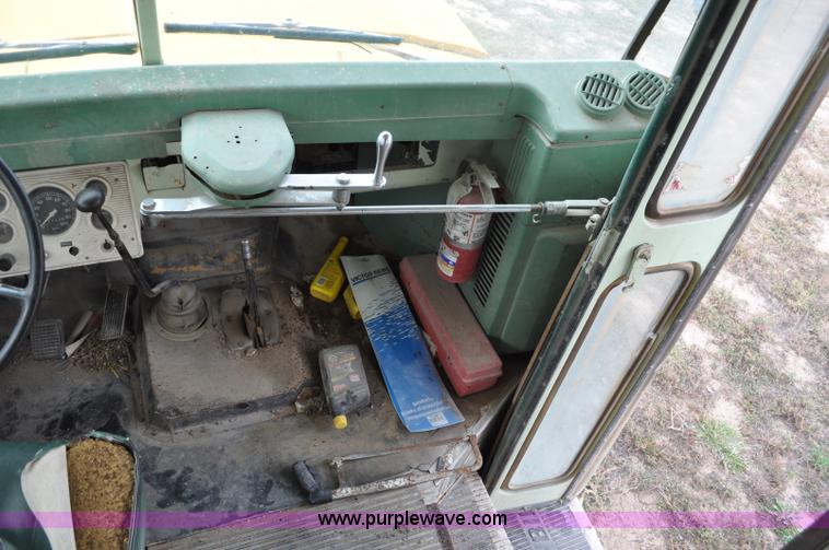 image for item G6178 1978 Ford B600 school bus