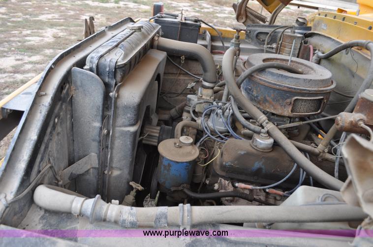 image for item G6178 1978 Ford B600 school bus