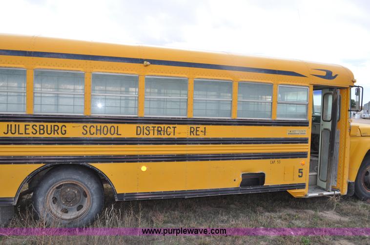image for item G6178 1978 Ford B600 school bus