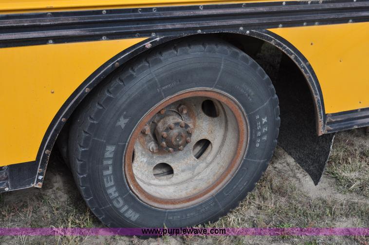 image for item G6178 1978 Ford B600 school bus