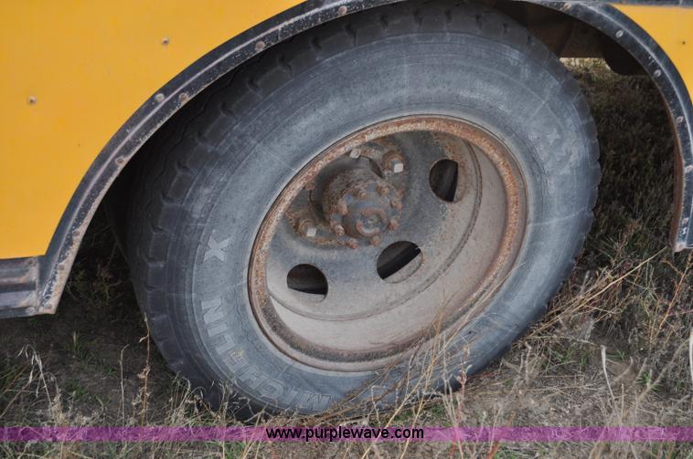 image for item G6178 1978 Ford B600 school bus