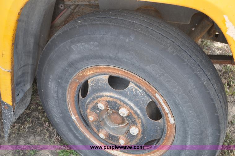 image for item G6178 1978 Ford B600 school bus