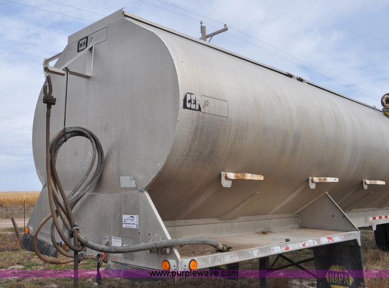 image for item G6179 1997 Pacer bulk feed trailer