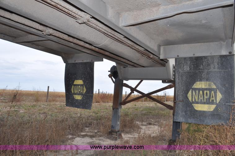 image for item G6179 1997 Pacer bulk feed trailer