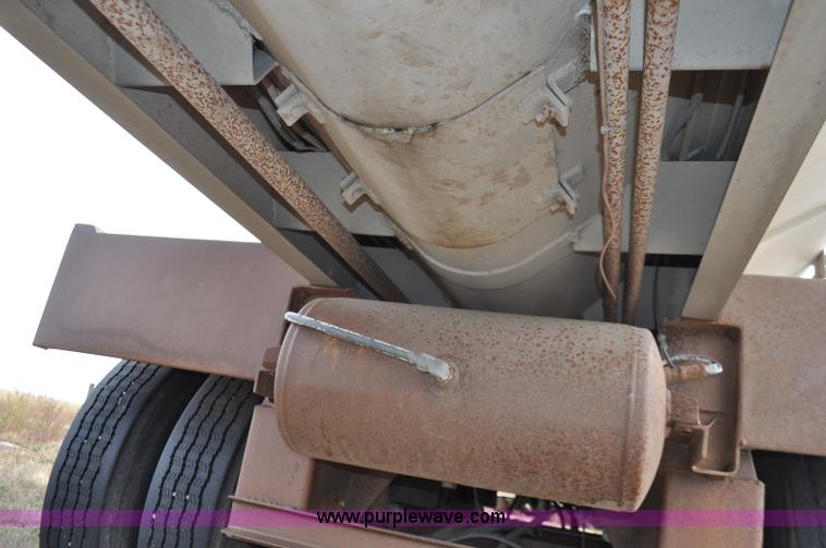 image for item G6179 1997 Pacer bulk feed trailer