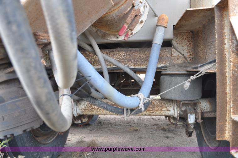 image for item G6179 1997 Pacer bulk feed trailer