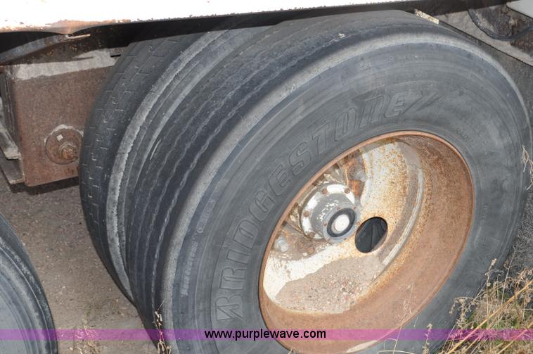 image for item G6179 1997 Pacer bulk feed trailer