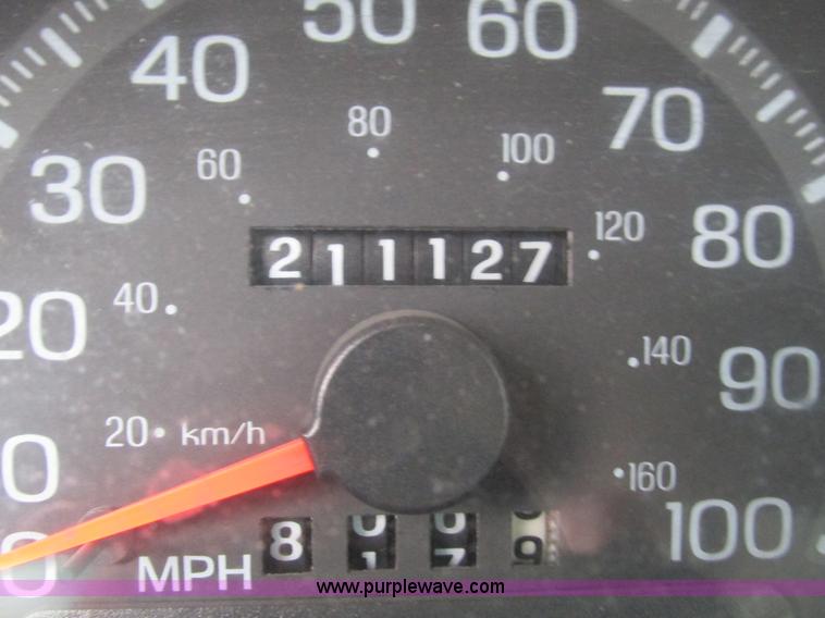 image for item G9404 1997 Ford Expedition Eddie Bauer SUV