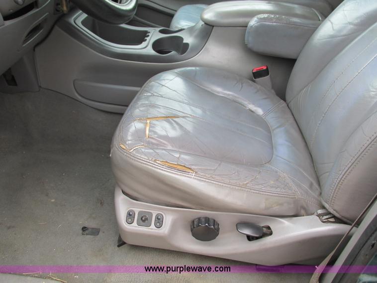 image for item G9404 1997 Ford Expedition Eddie Bauer SUV