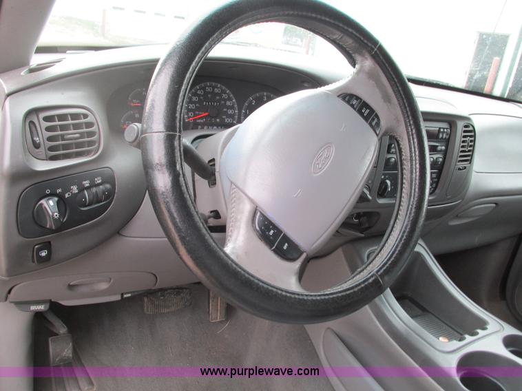 image for item G9404 1997 Ford Expedition Eddie Bauer SUV