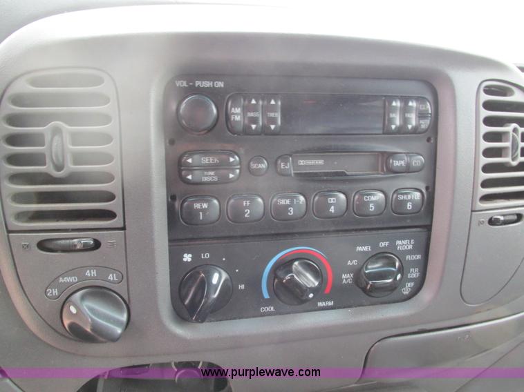 image for item G9404 1997 Ford Expedition Eddie Bauer SUV