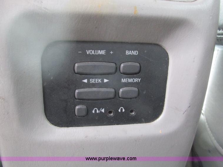 image for item G9404 1997 Ford Expedition Eddie Bauer SUV