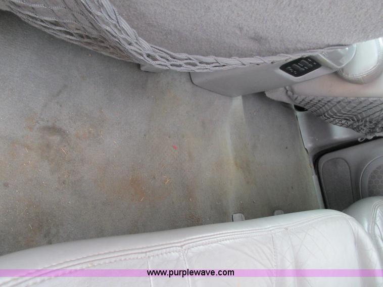 image for item G9404 1997 Ford Expedition Eddie Bauer SUV