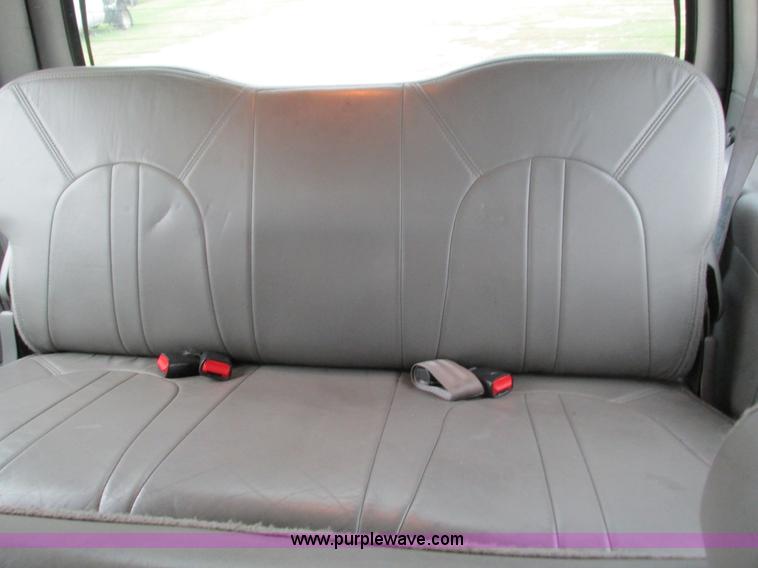 image for item G9404 1997 Ford Expedition Eddie Bauer SUV