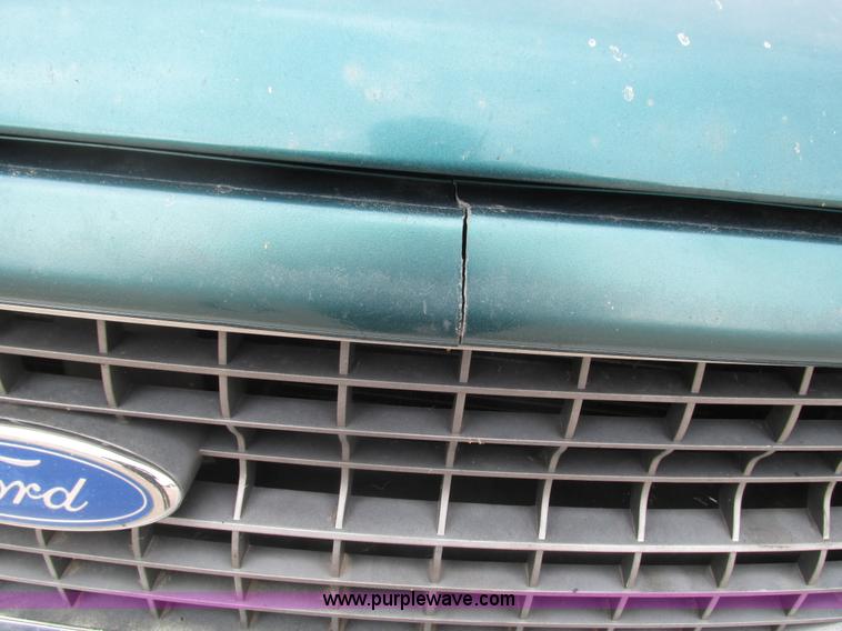 image for item G9404 1997 Ford Expedition Eddie Bauer SUV