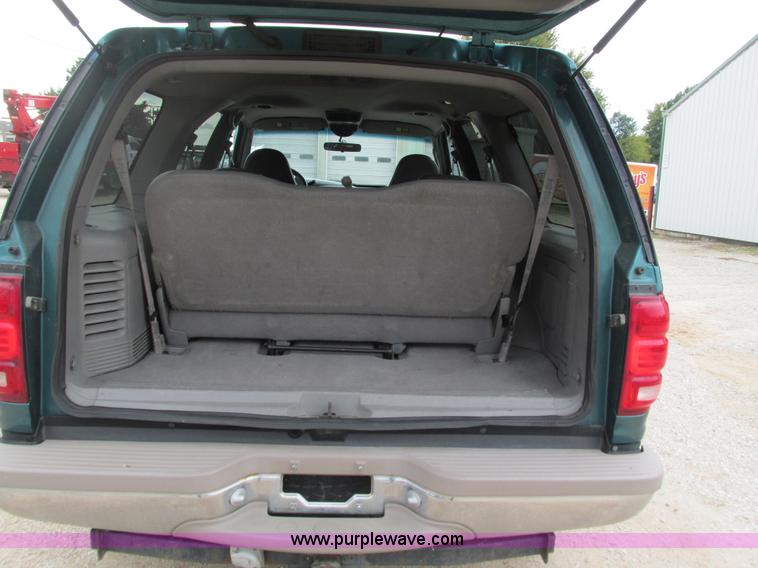image for item G9404 1997 Ford Expedition Eddie Bauer SUV