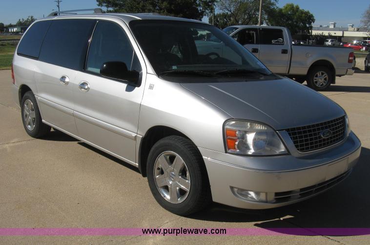 image for item H4482 2006 Ford Freestar Limited van