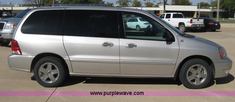 image for item H4482 2006 Ford Freestar Limited van