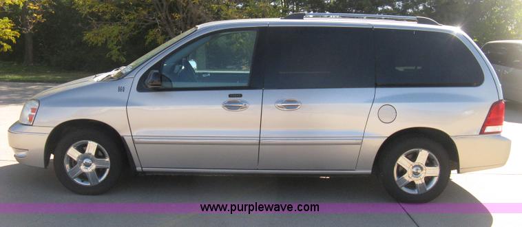 image for item H4482 2006 Ford Freestar Limited van