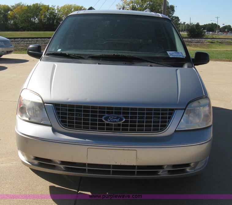 image for item H4482 2006 Ford Freestar Limited van
