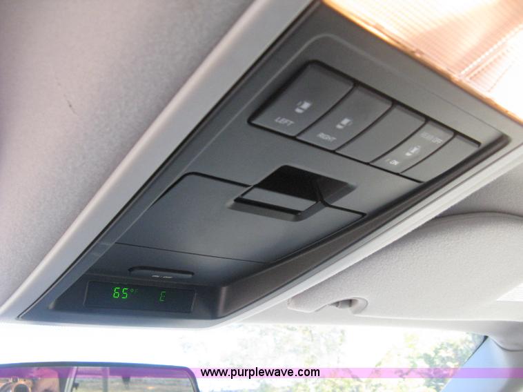 image for item H4482 2006 Ford Freestar Limited van