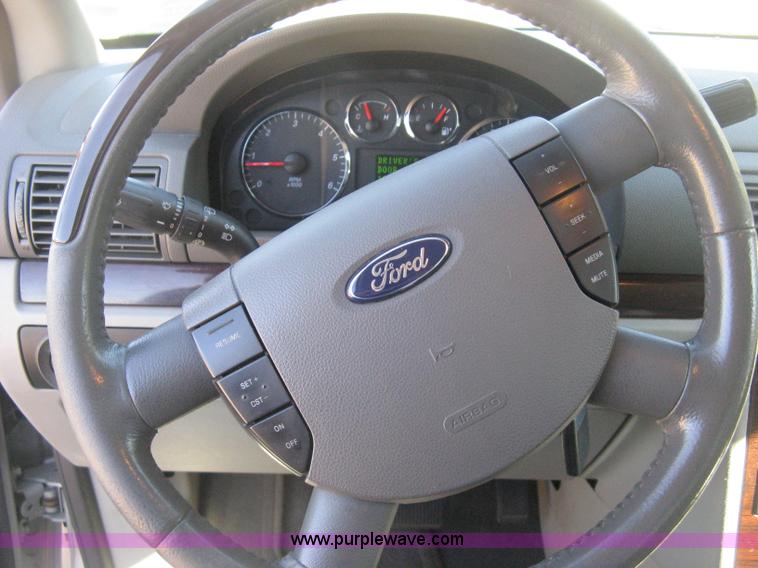 image for item H4482 2006 Ford Freestar Limited van