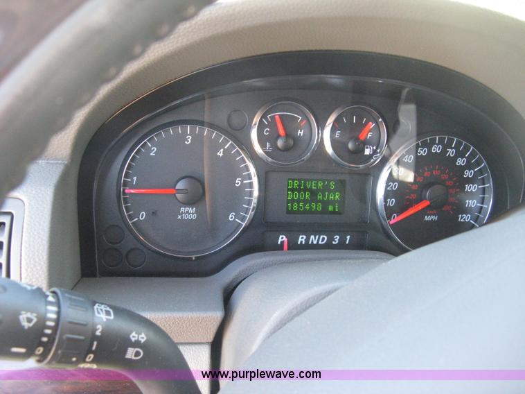 image for item H4482 2006 Ford Freestar Limited van