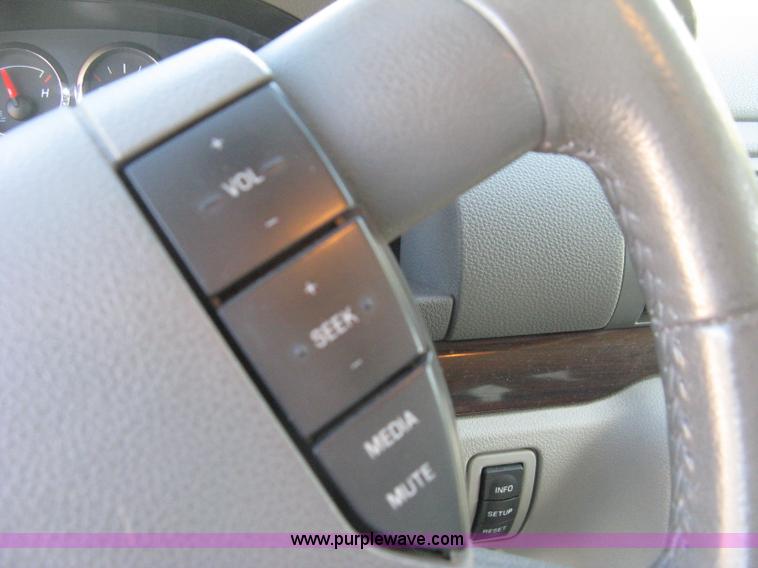 image for item H4482 2006 Ford Freestar Limited van