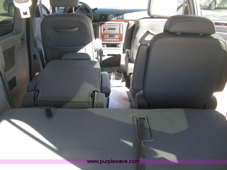 image for item H4482 2006 Ford Freestar Limited van