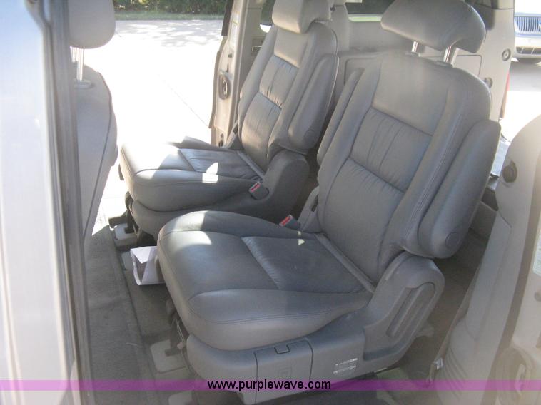 image for item H4482 2006 Ford Freestar Limited van