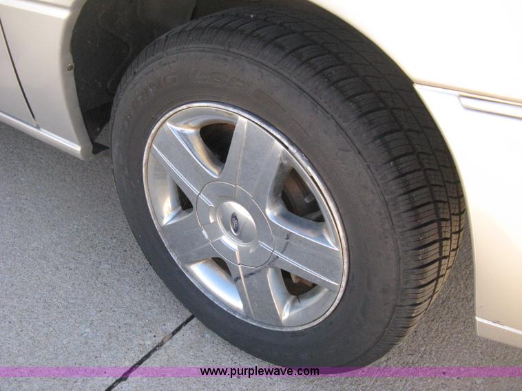 image for item H4482 2006 Ford Freestar Limited van