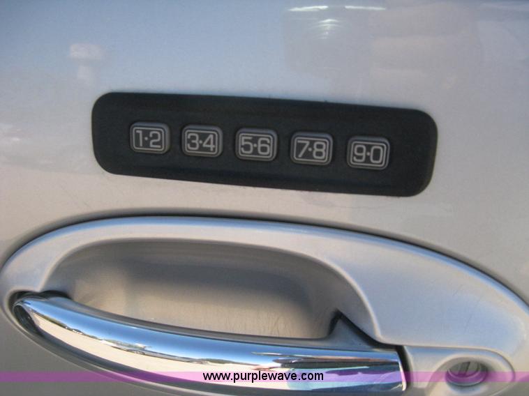 image for item H4482 2006 Ford Freestar Limited van