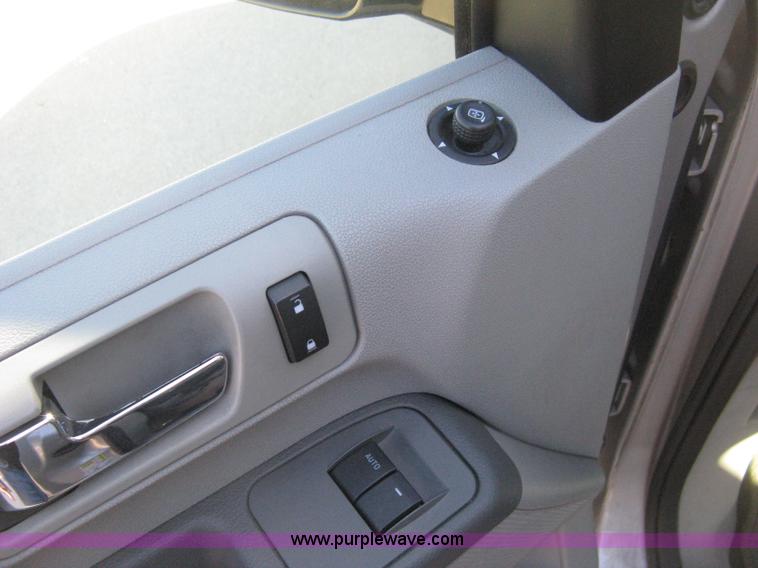 image for item H4482 2006 Ford Freestar Limited van