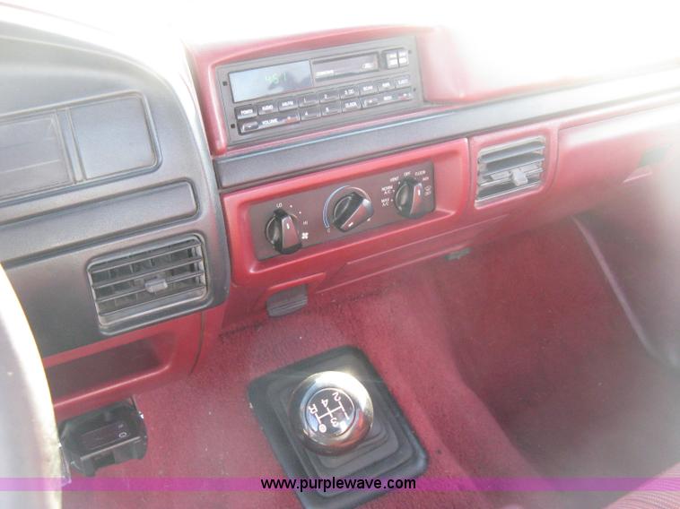 image for item H4490 1996 Ford F350 XLT utility truck