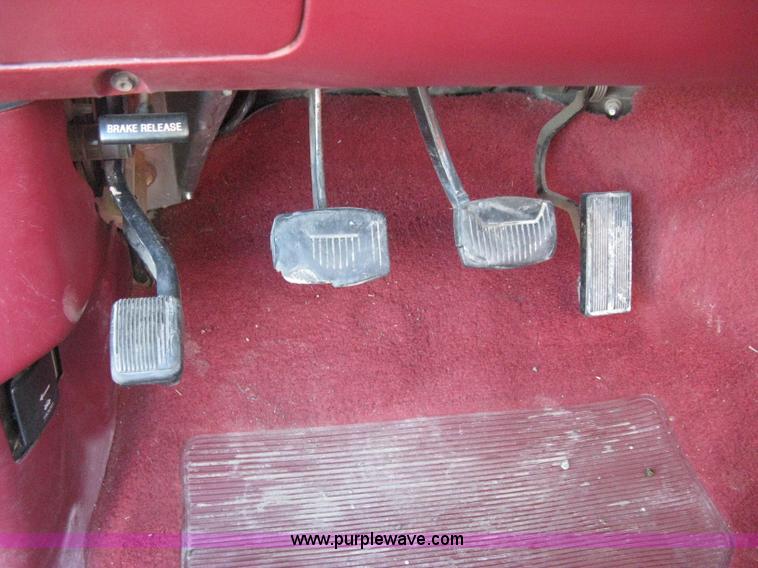 image for item H4490 1996 Ford F350 XLT utility truck