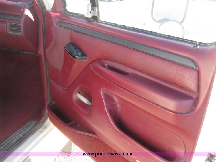 image for item H4490 1996 Ford F350 XLT utility truck