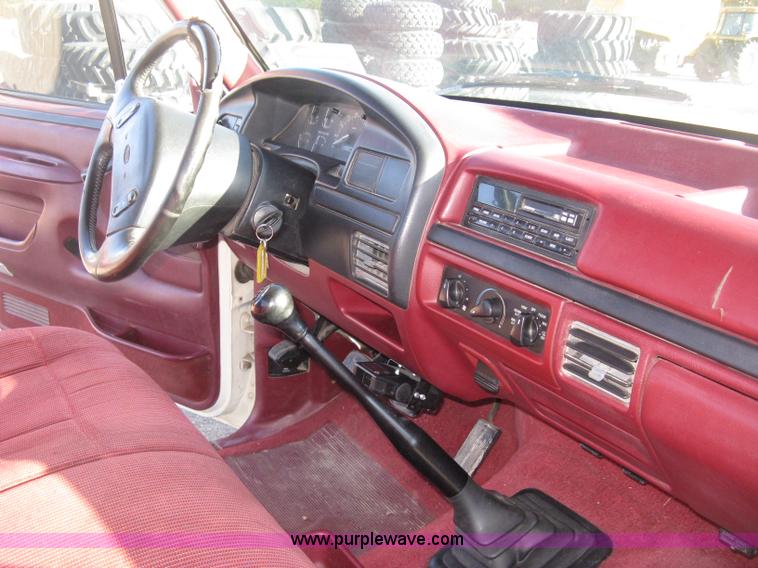 image for item H4490 1996 Ford F350 XLT utility truck