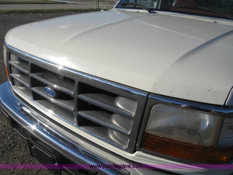 image for item H4490 1996 Ford F350 XLT utility truck