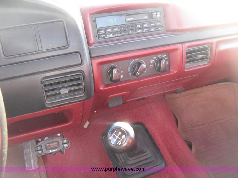 image for item H4491 1996 Ford F350 XLT utility truck