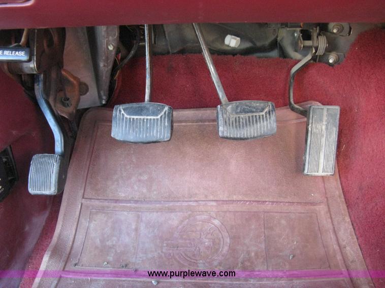 image for item H4491 1996 Ford F350 XLT utility truck